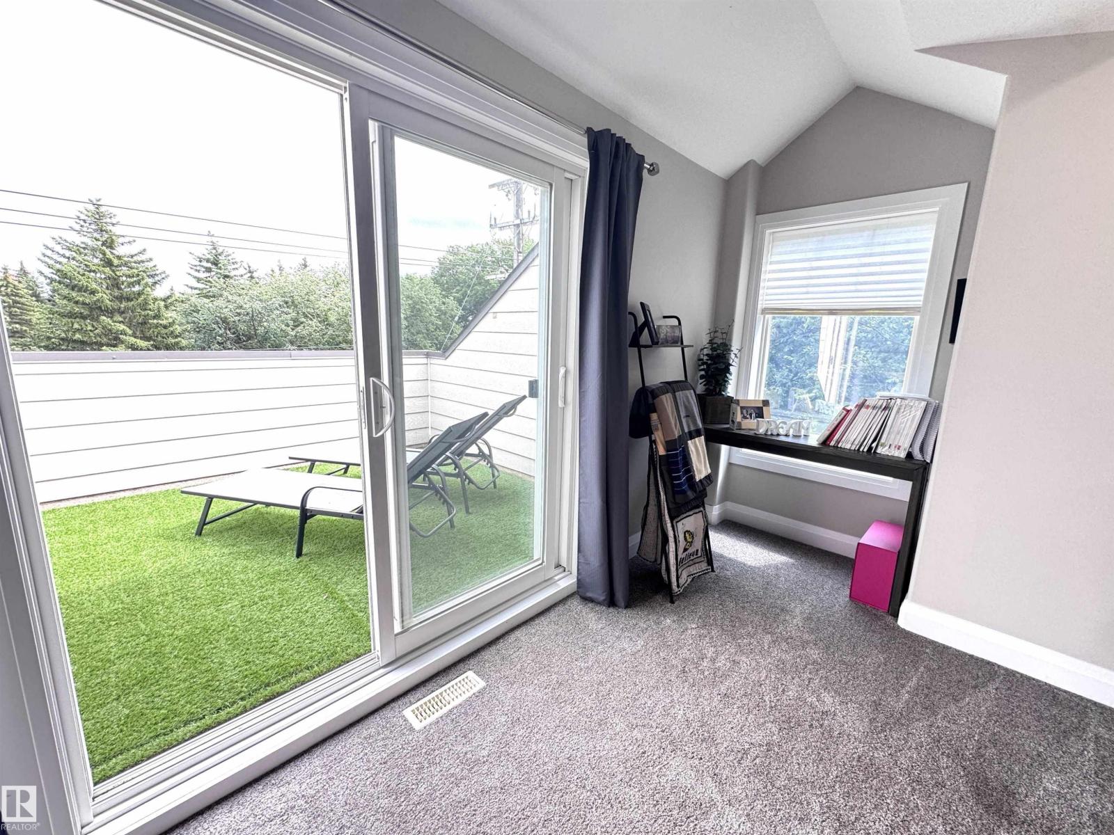 7004 97 ST NW - 36
