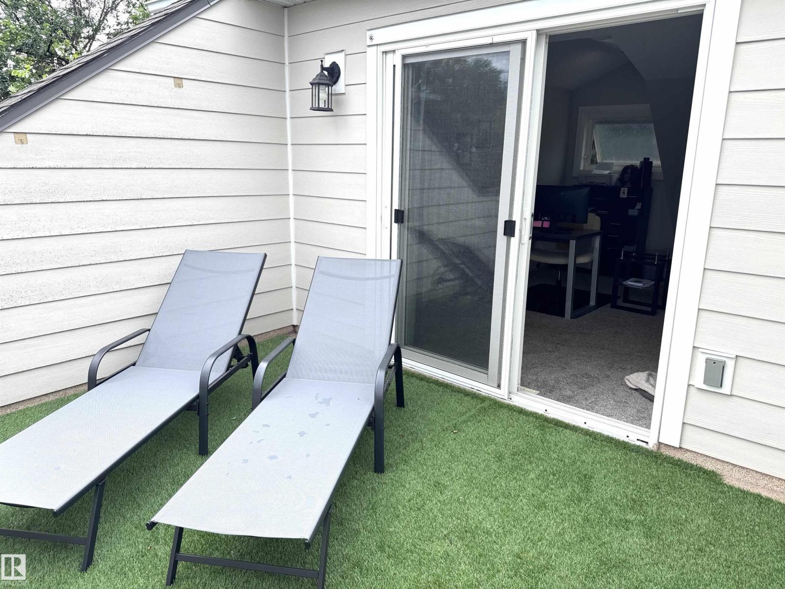 7004 97 ST NW - 38