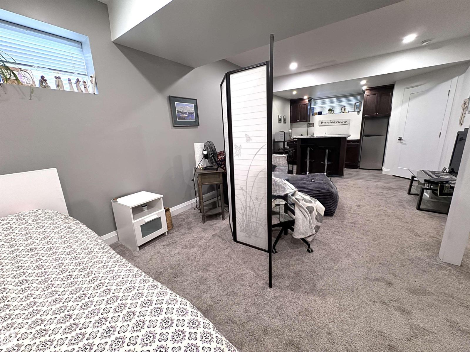 7004 97 ST NW - 47