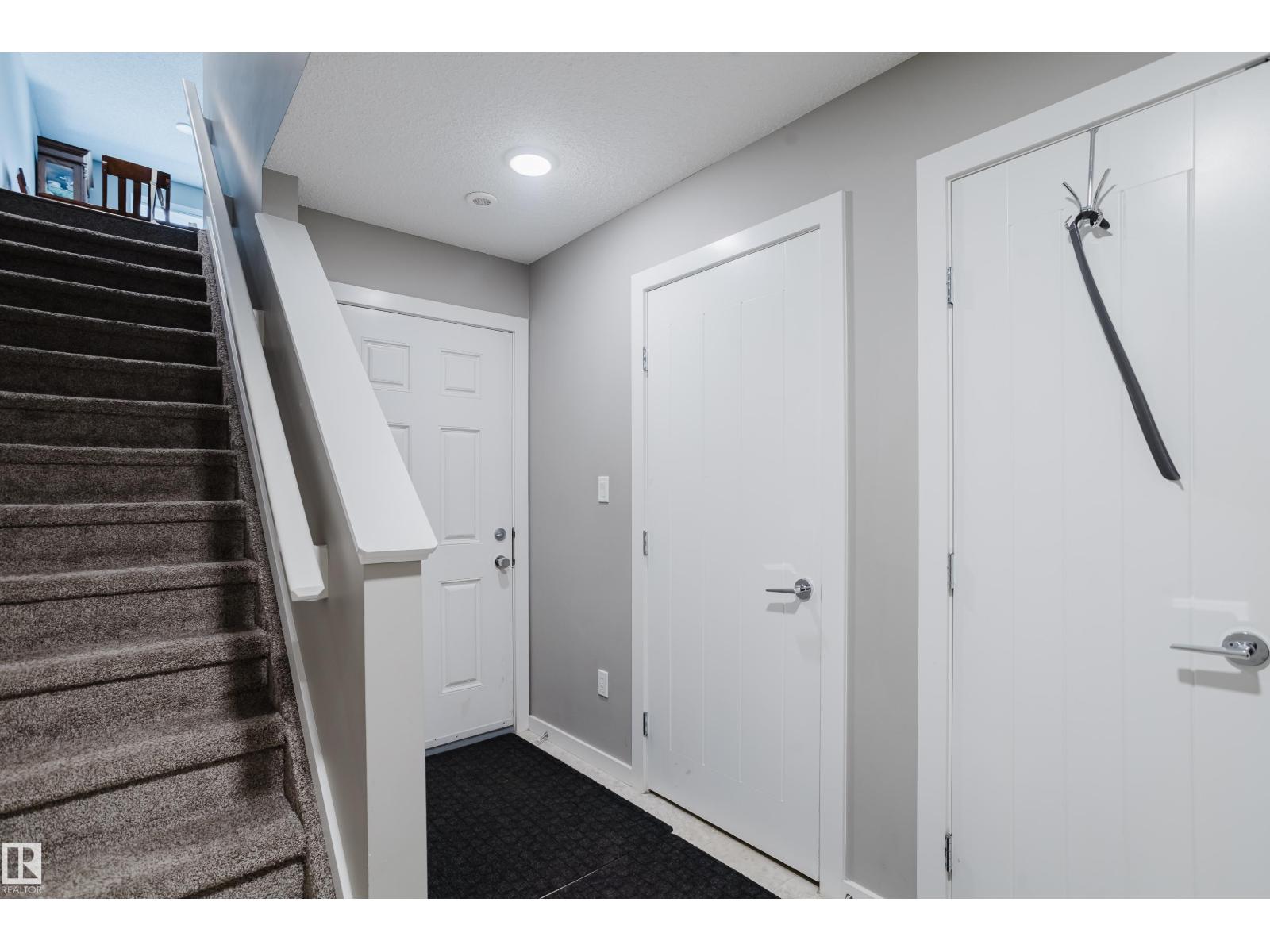 #28 2215 24 ST NW - 38