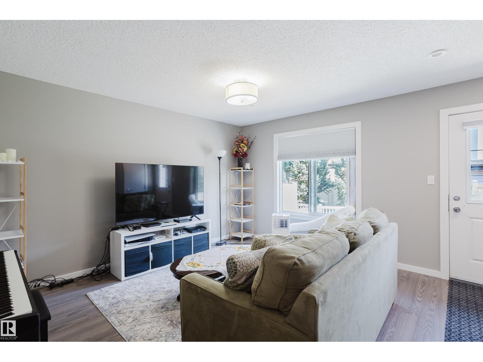 #28 2215 24 ST NW - 5