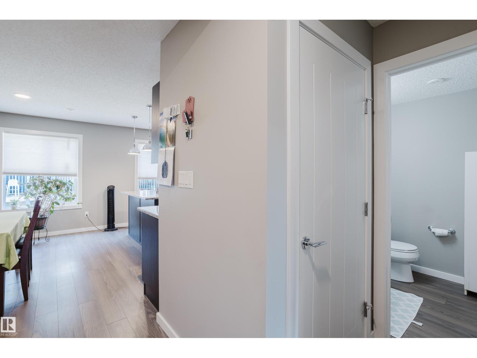 #28 2215 24 ST NW - 11