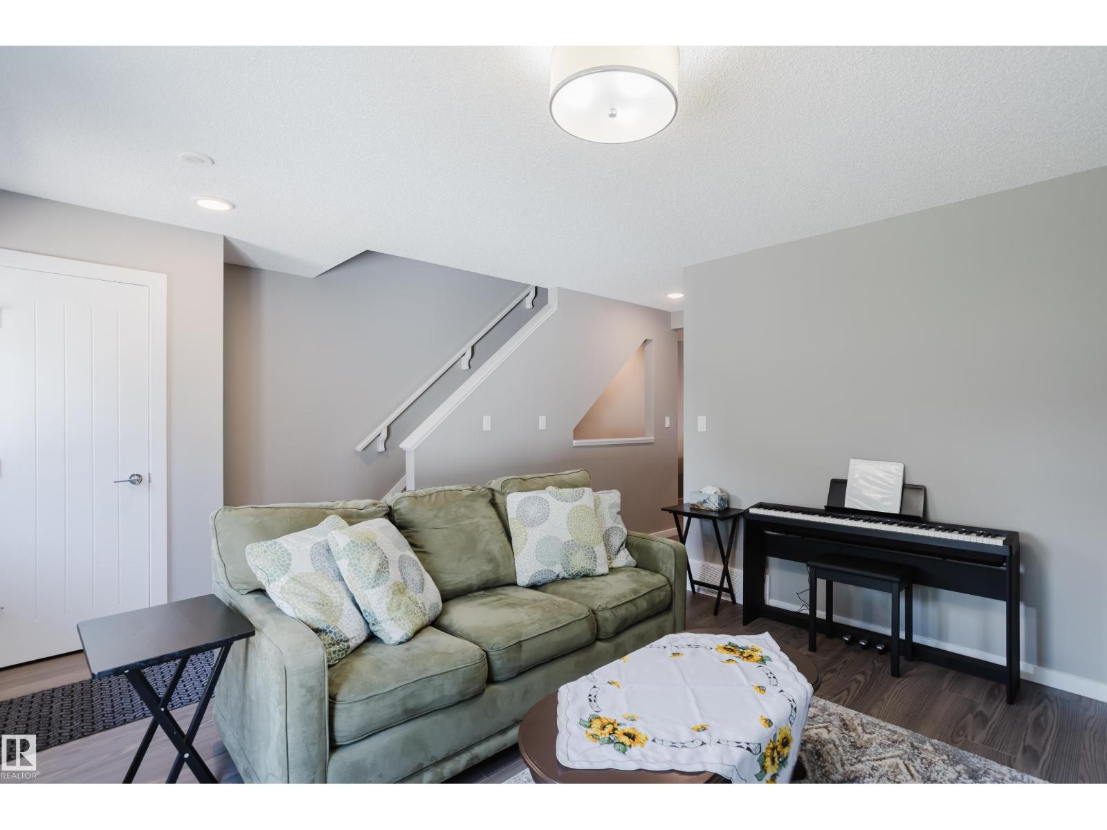 #28 2215 24 ST NW - Image 8