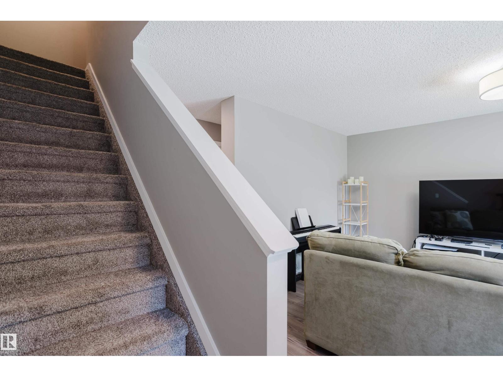 #28 2215 24 ST NW - 40