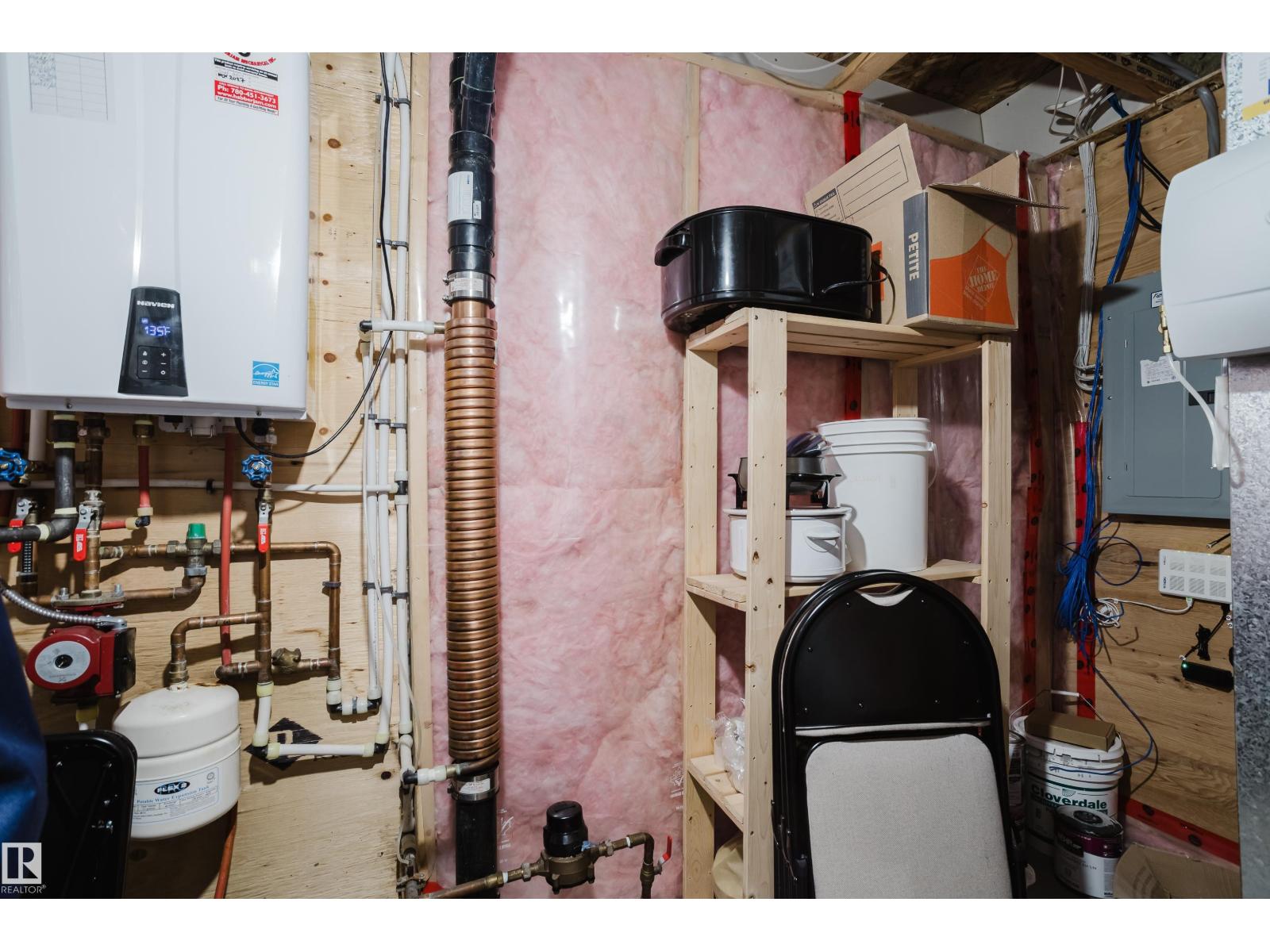 #28 2215 24 ST NW - 39