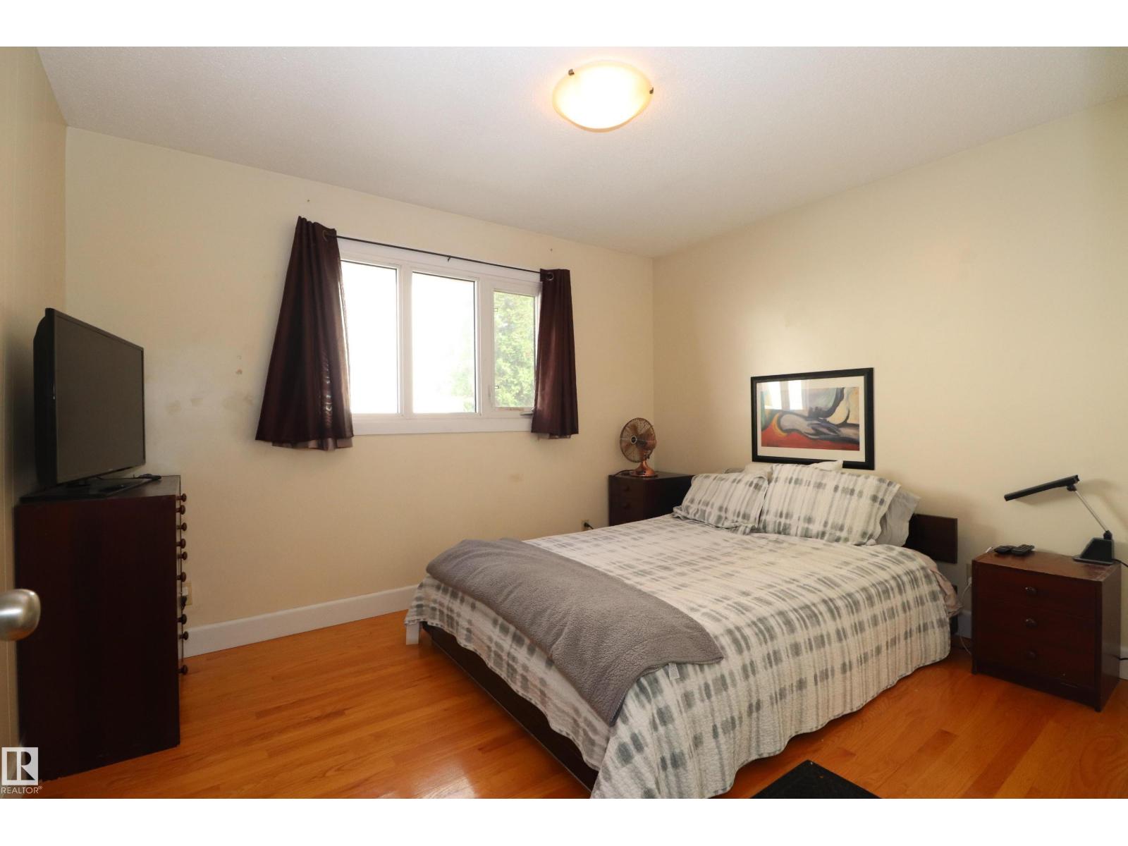 5017 46 AV - Image 12