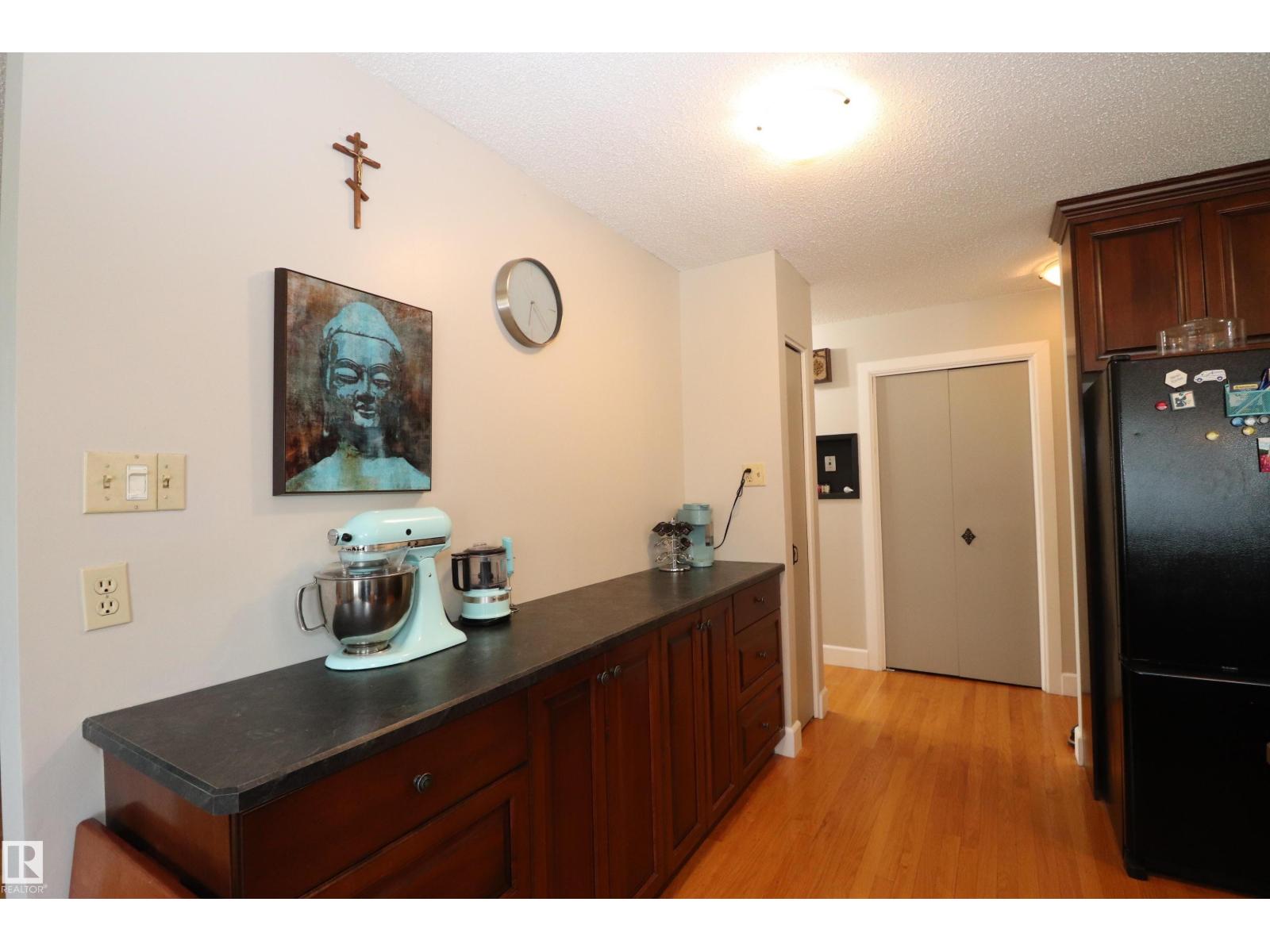 5017 46 AV - Image 8