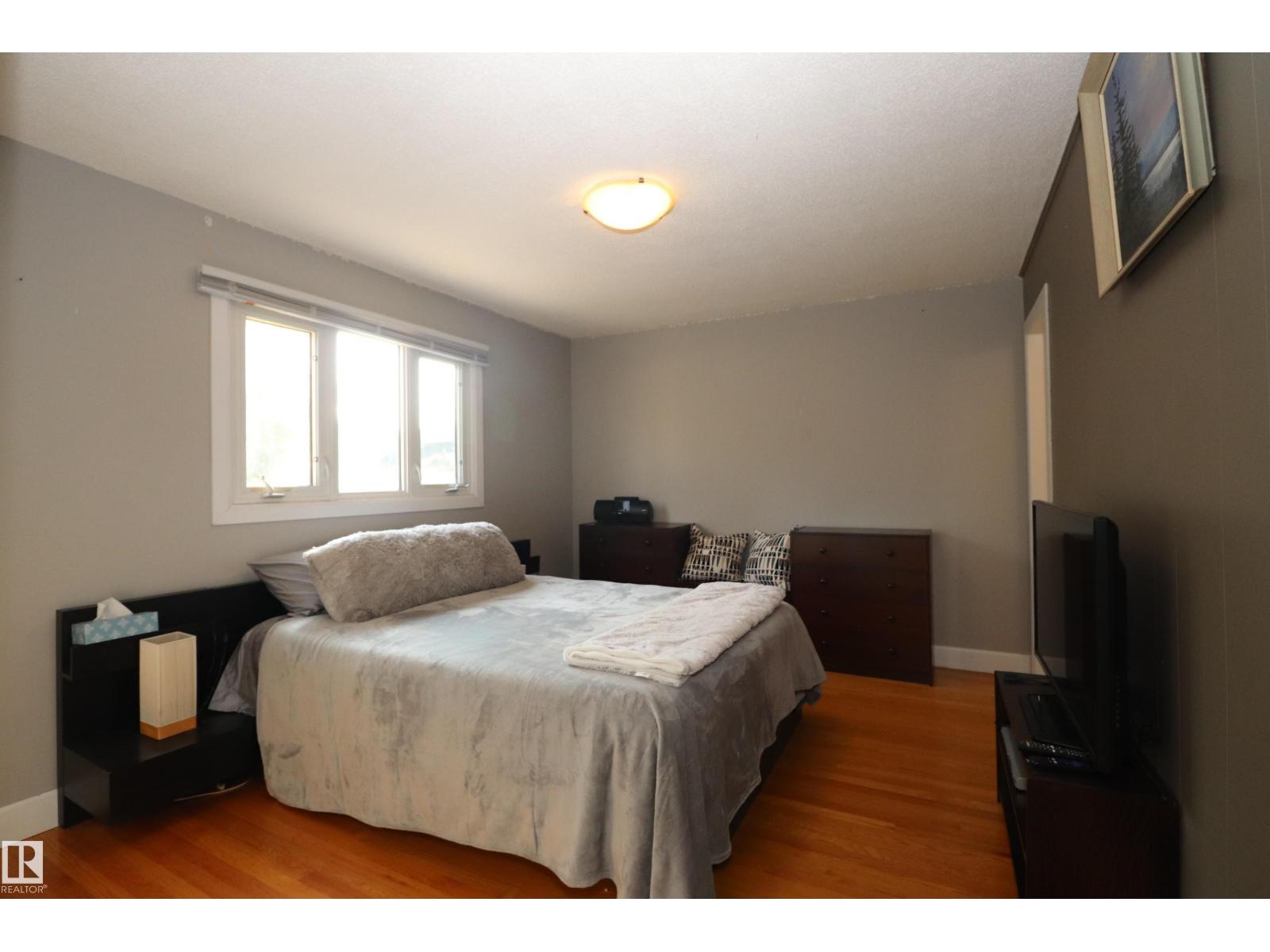 5017 46 AV - Image 9