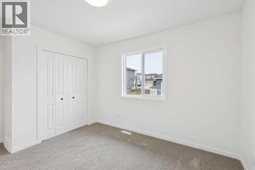 1030 Bayview Crescent SW - 24