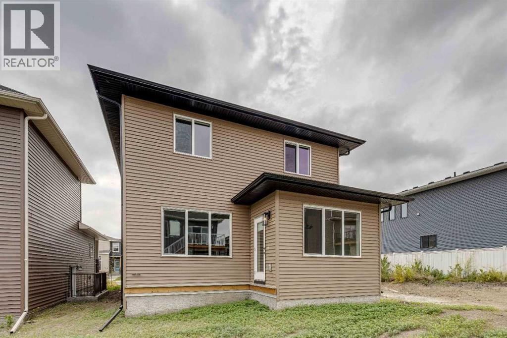 1030 Bayview Crescent SW - 36