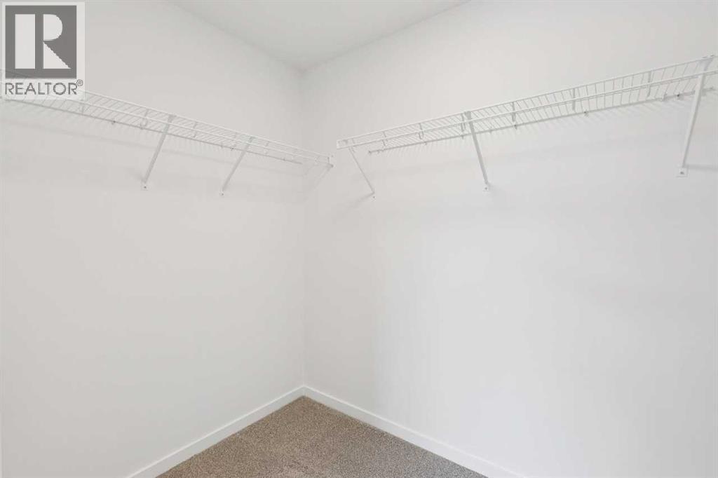 1030 Bayview Crescent SW - 31