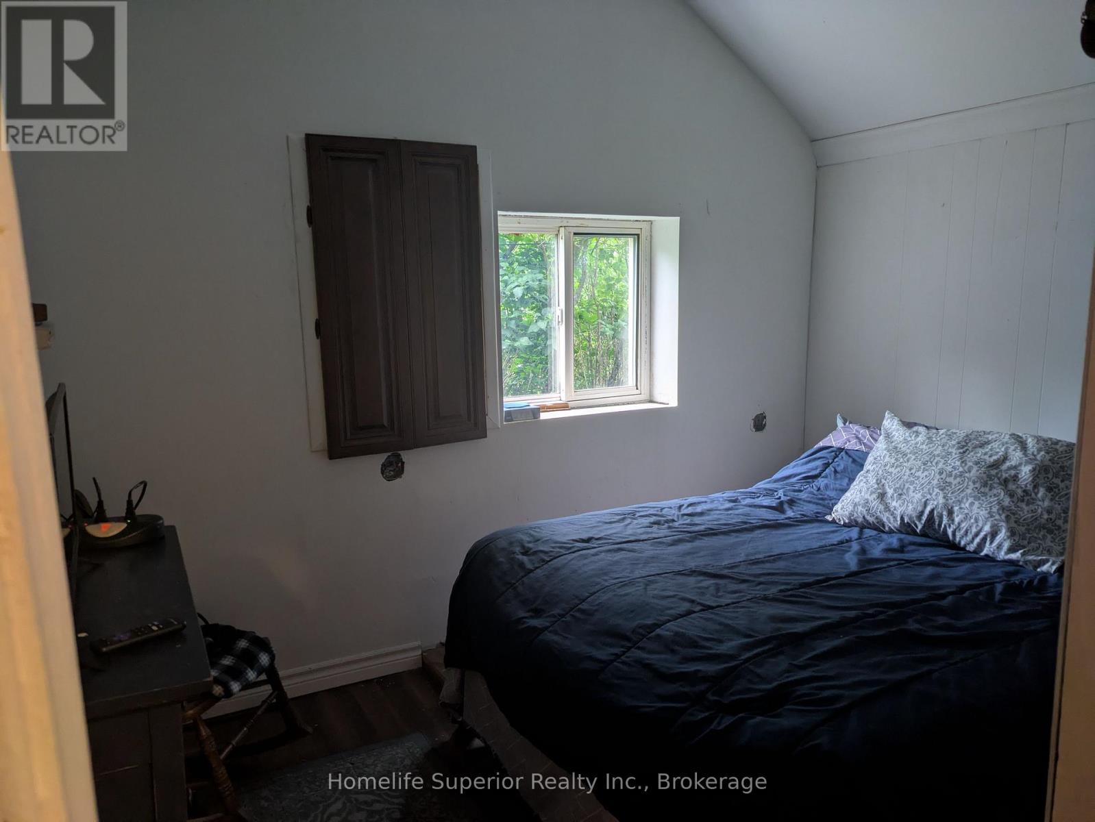 984 CLEVELAND ROAD - 8