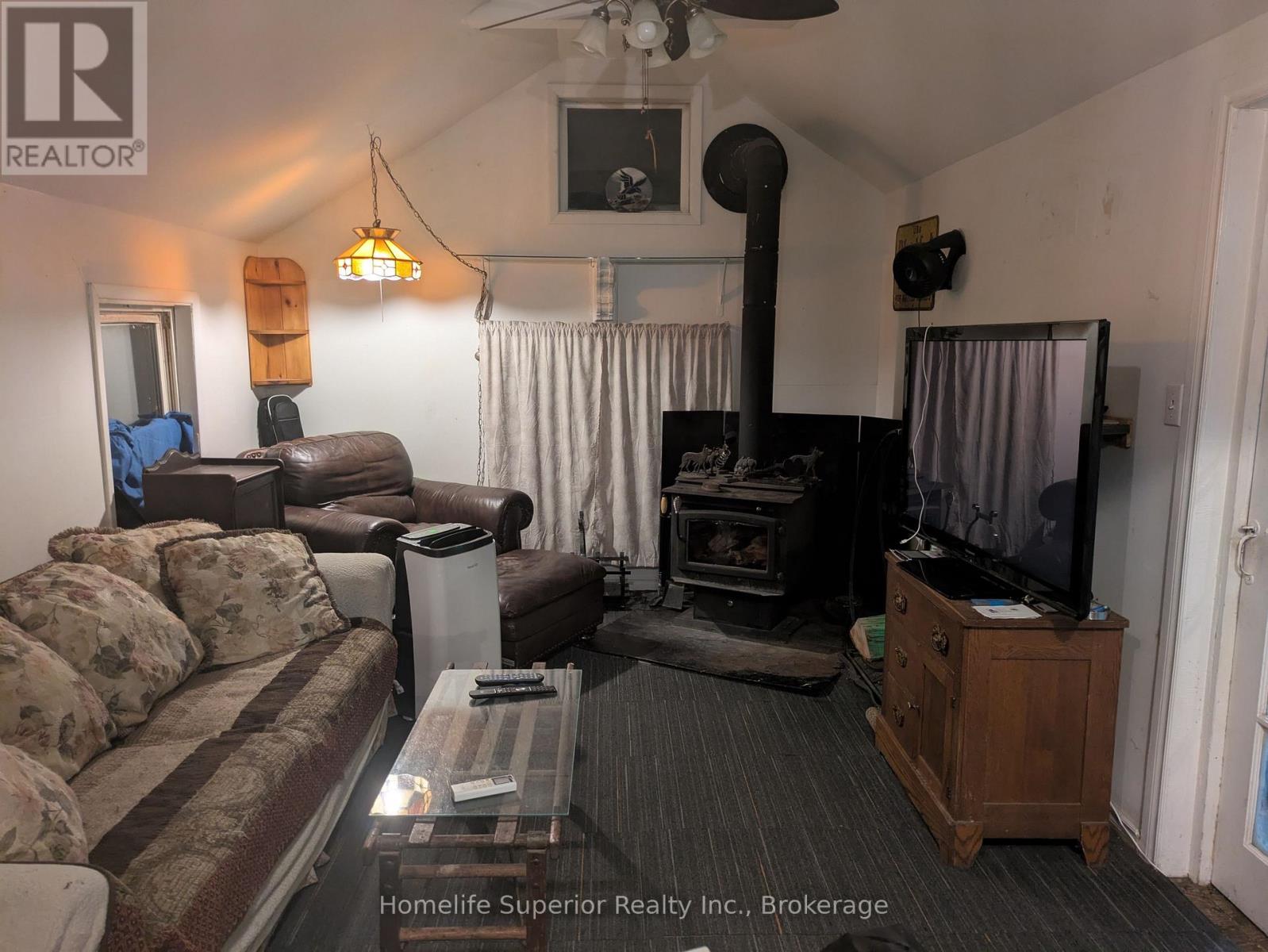 984 CLEVELAND ROAD - 4