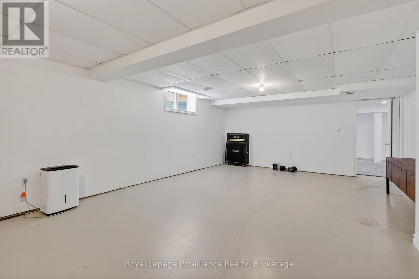30 HEARTWOOD DRIVE - 37