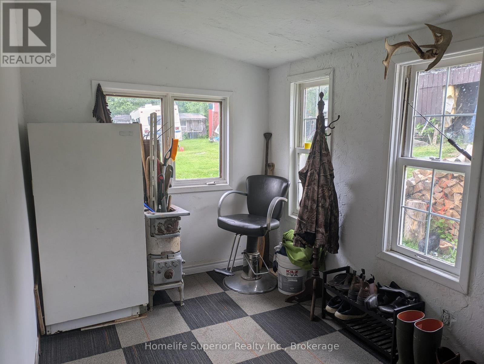 984 CLEVELAND ROAD - 9