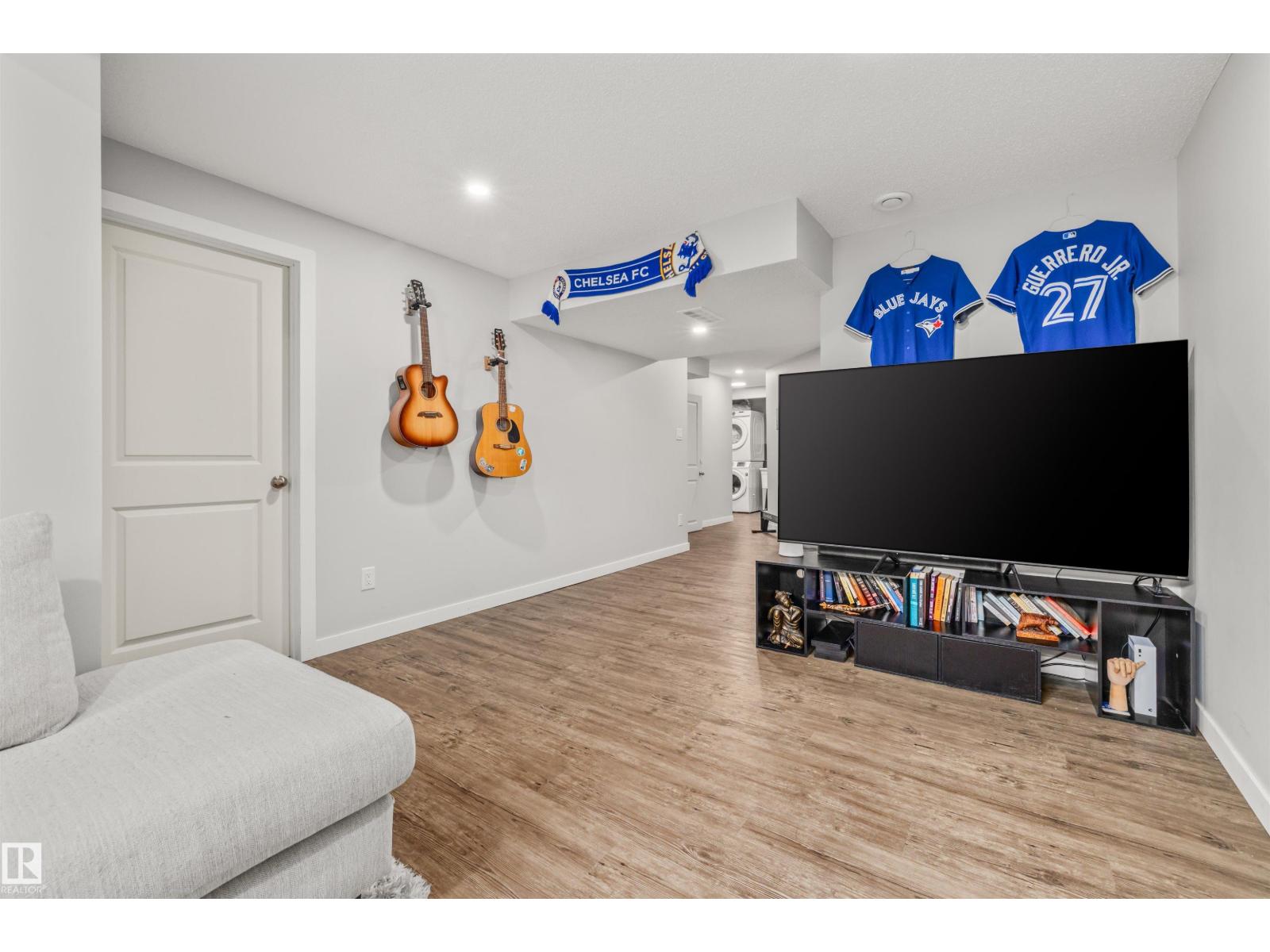 70 WOODBRIDGE LI - 32