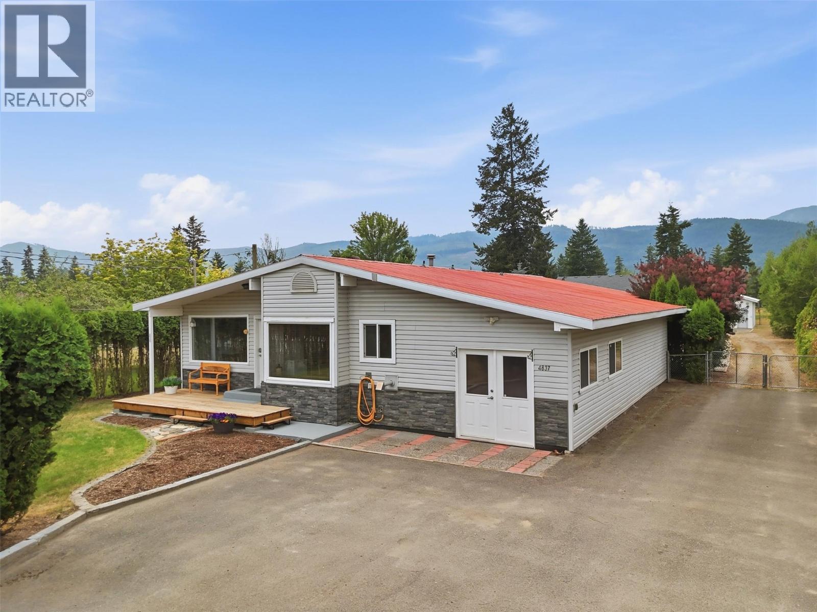 4837 DUNN LAKE Road, Barriere — photo 3