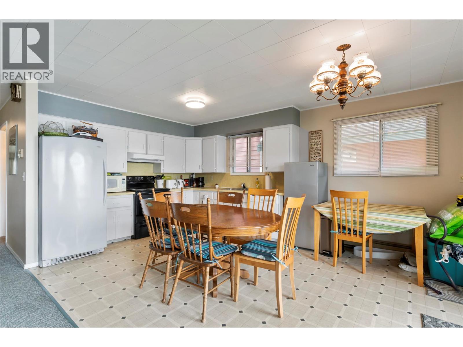 #2 6868 Squilax Anglemont Road - 27