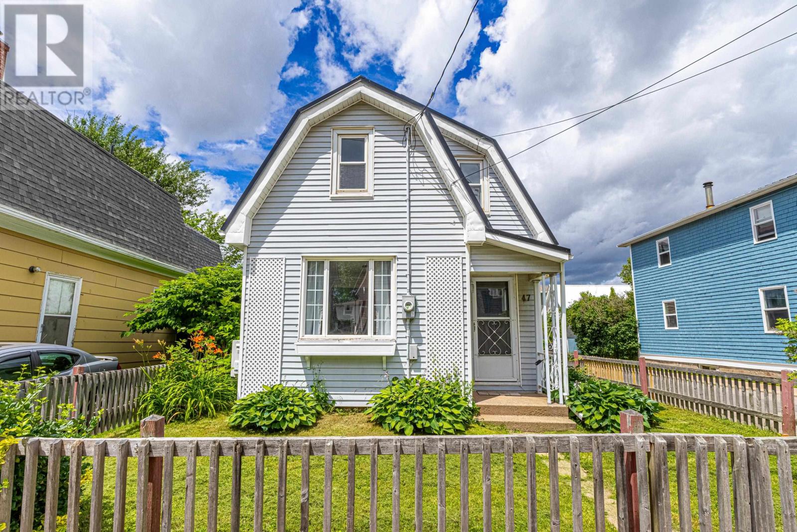 47 DOUGLAS Street - 1