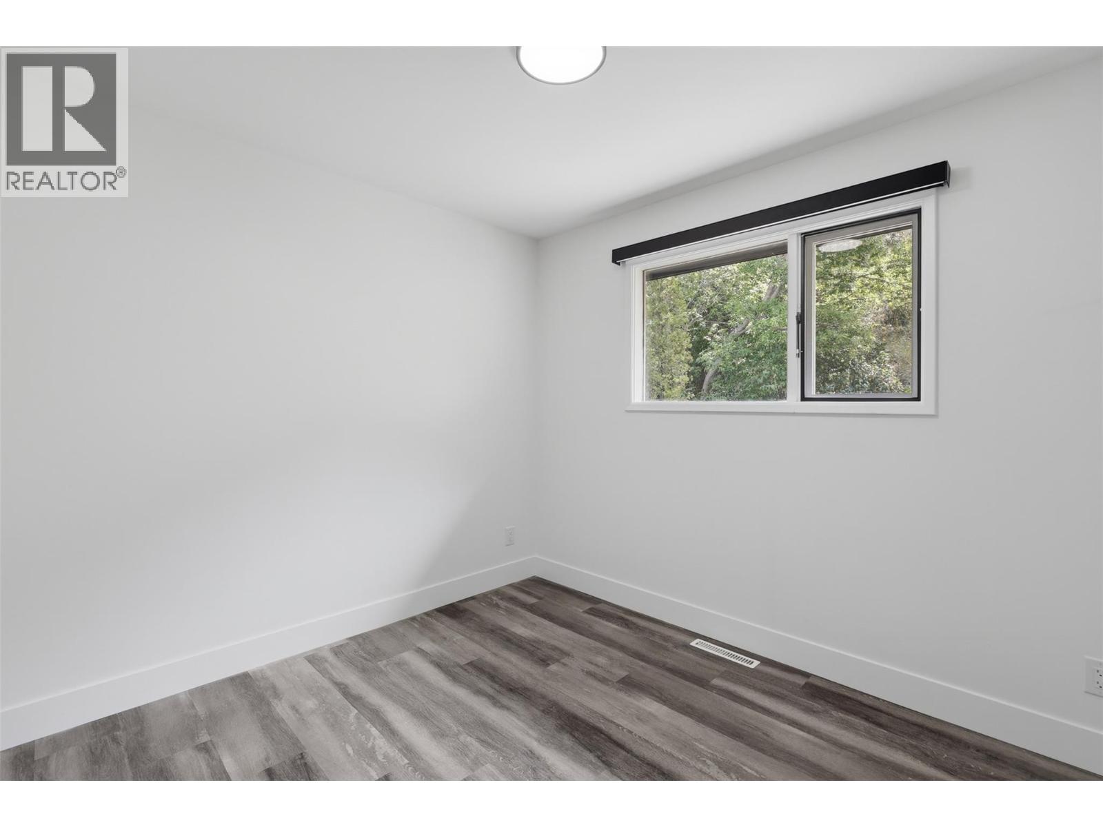 357 MACADAM Road - 26