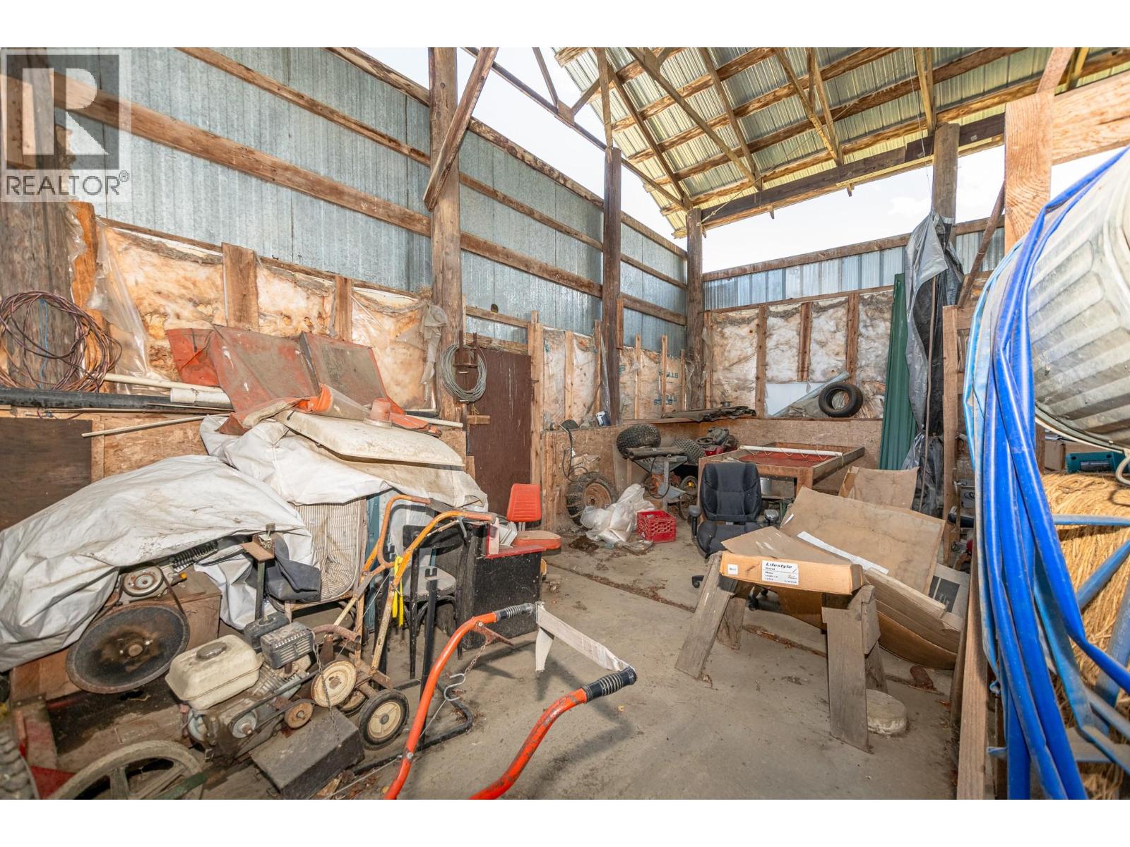 10 Old Sicamous Road - 43