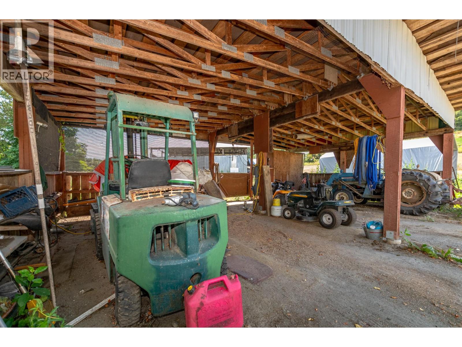 10 Old Sicamous Road - 39