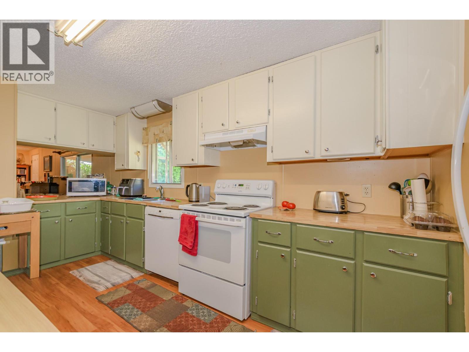 10 Old Sicamous Road - 13