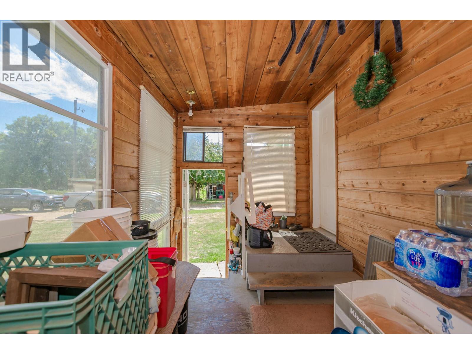 10 Old Sicamous Road - 31