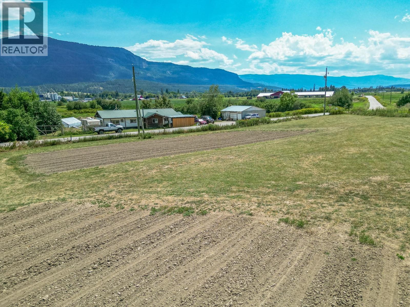 10 Old Sicamous Road - 52