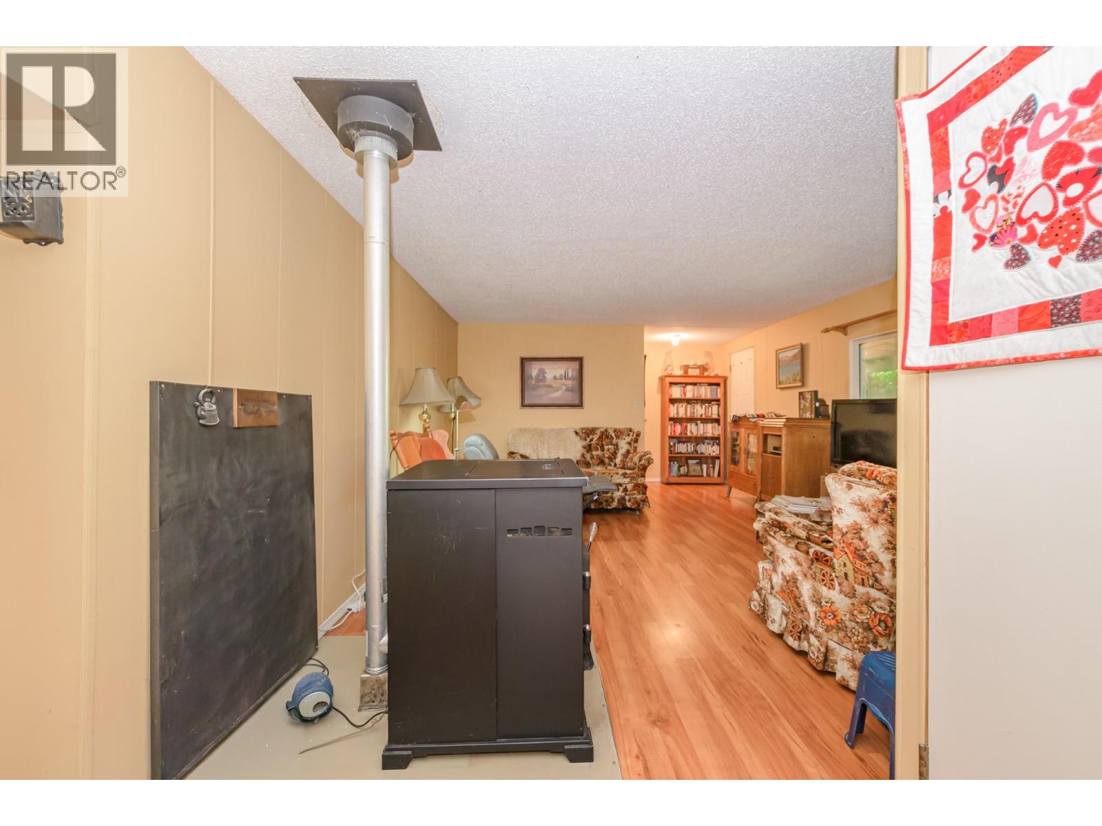10 Old Sicamous Road - 18