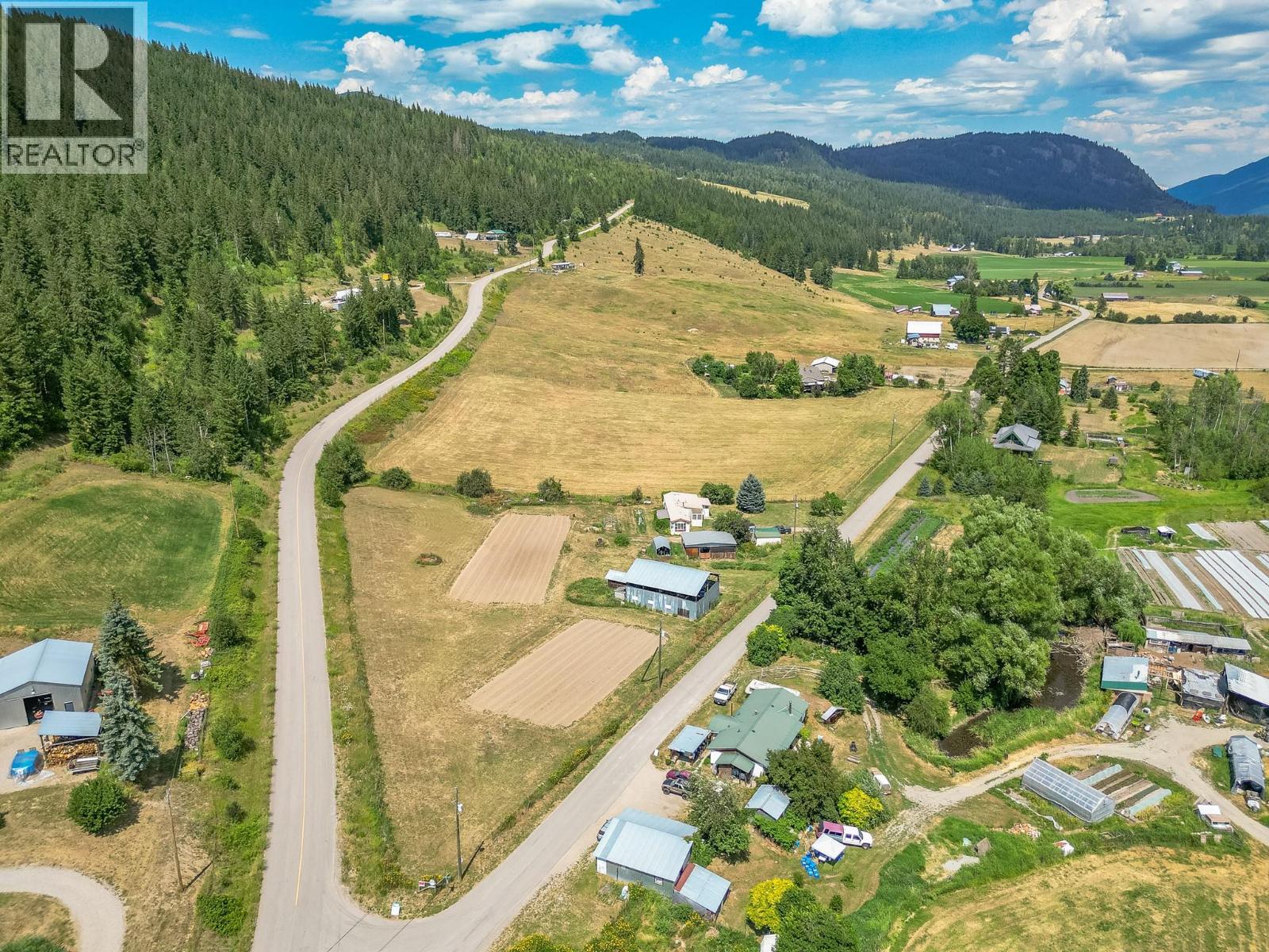 10 Old Sicamous Road - 46