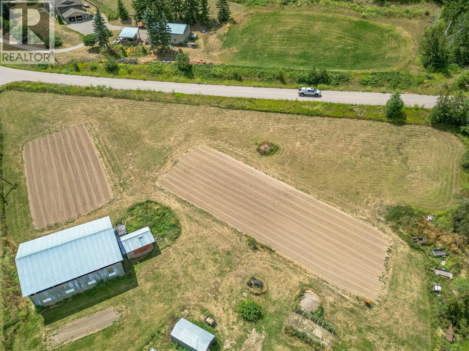 10 Old Sicamous Road - 49