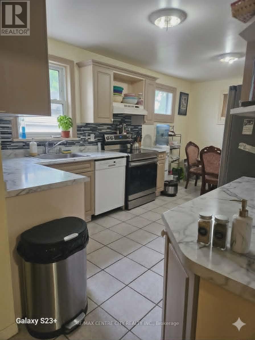 486 HALE STREET - 12
