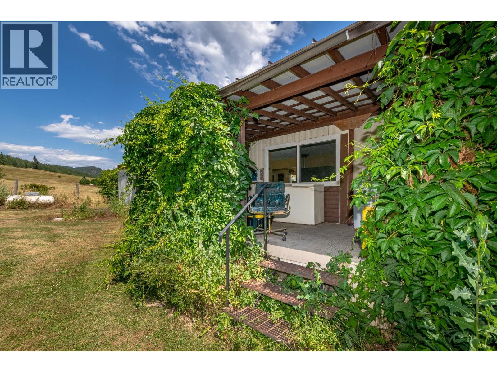 10 Old Sicamous Road - 41
