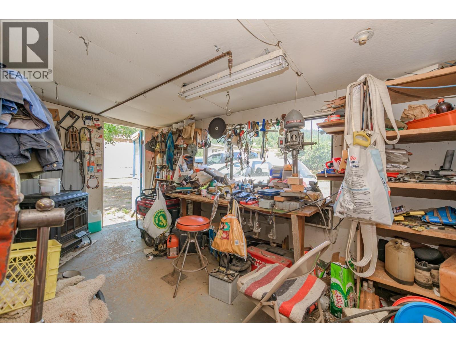 10 Old Sicamous Road - 37