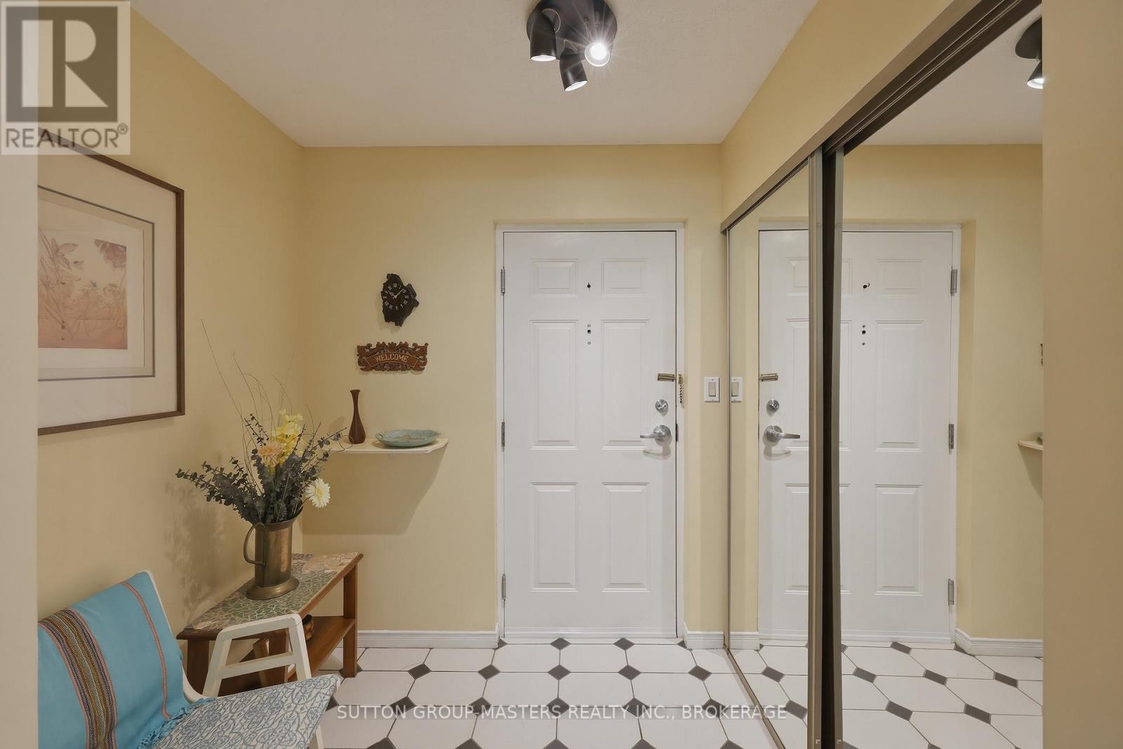 #102 257 BATH ROAD - 25