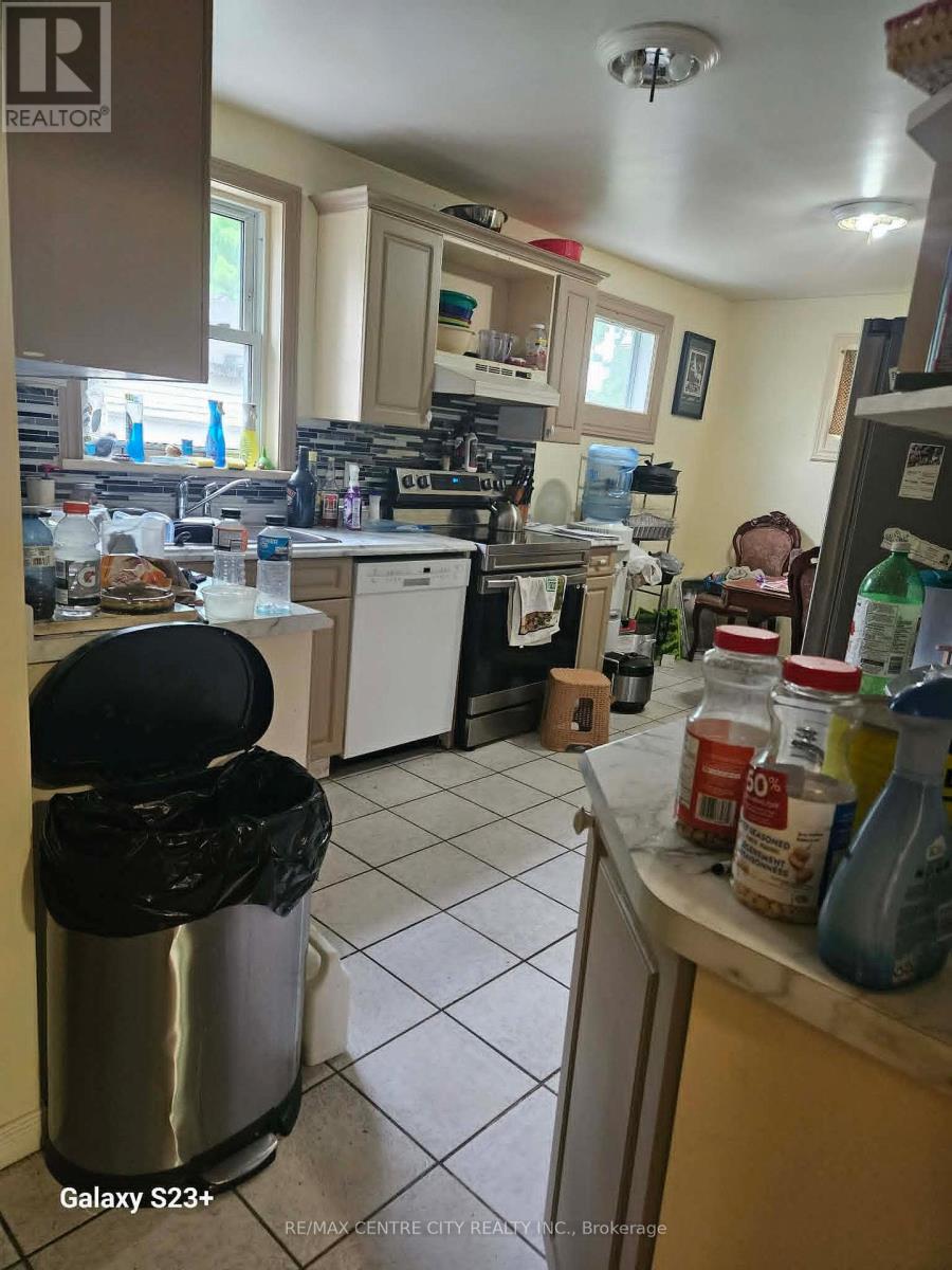 486 HALE STREET - 11