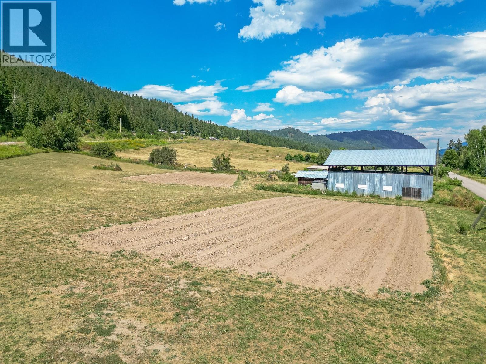 10 Old Sicamous Road - 54