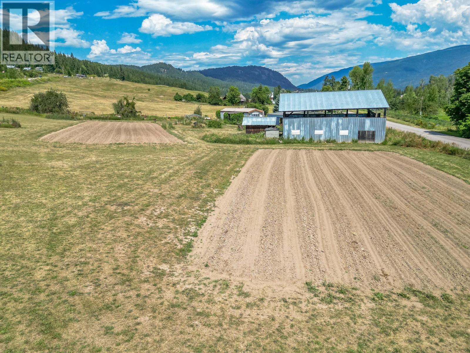 10 Old Sicamous Road - 53