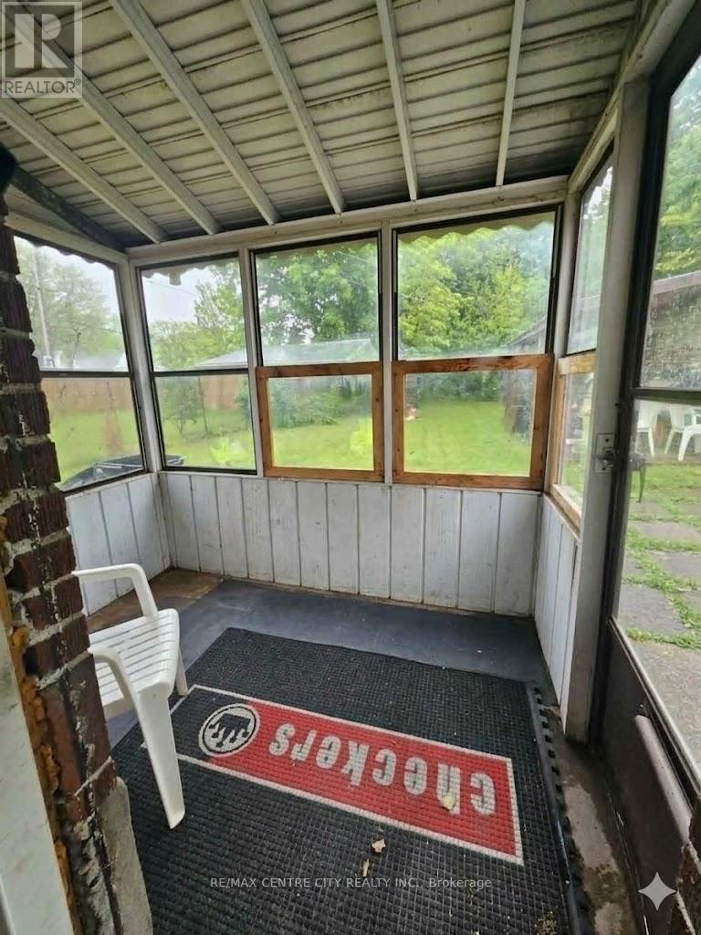 486 HALE STREET - 34