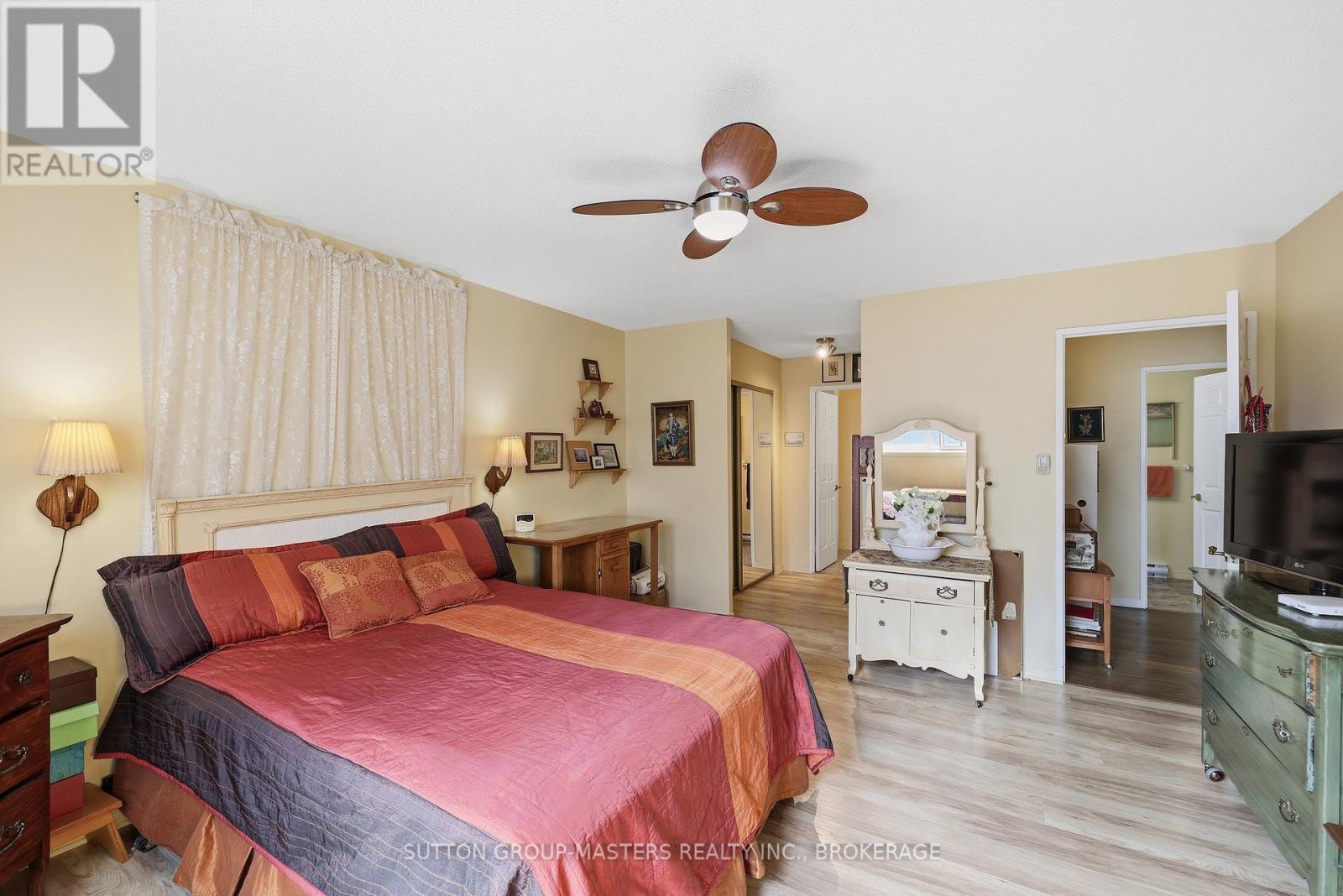 #102 257 BATH ROAD - 43
