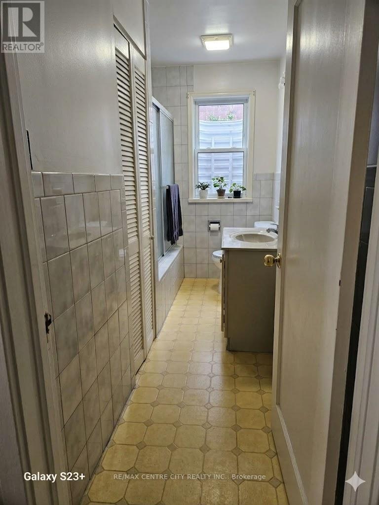486 HALE STREET - 8