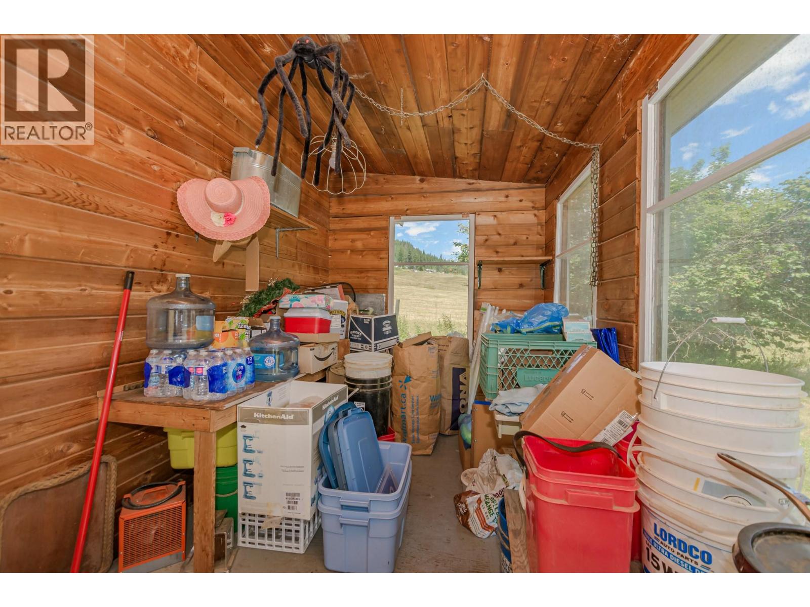 10 Old Sicamous Road - 32