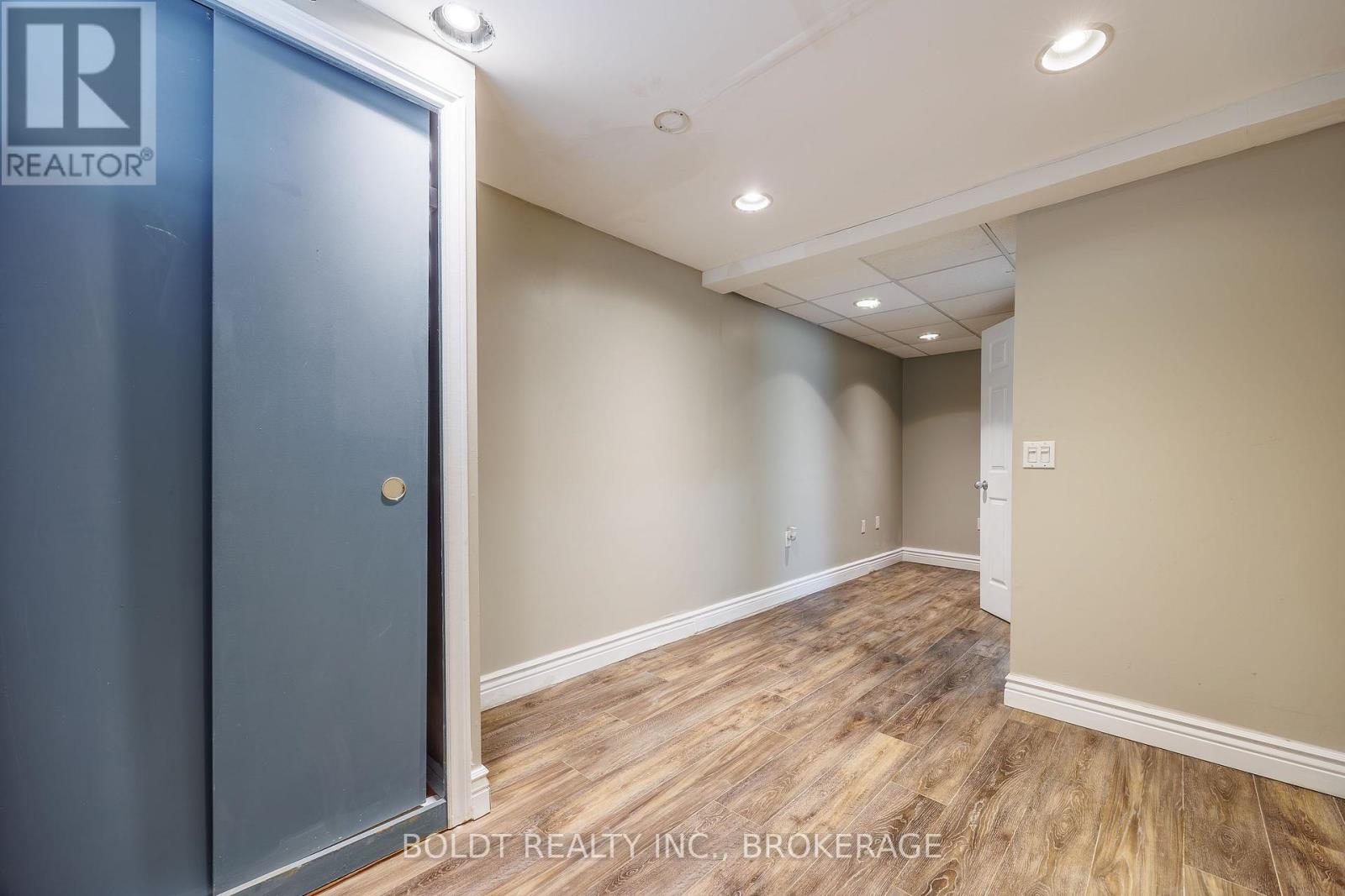 35 RIVERCREST DRIVE - 36