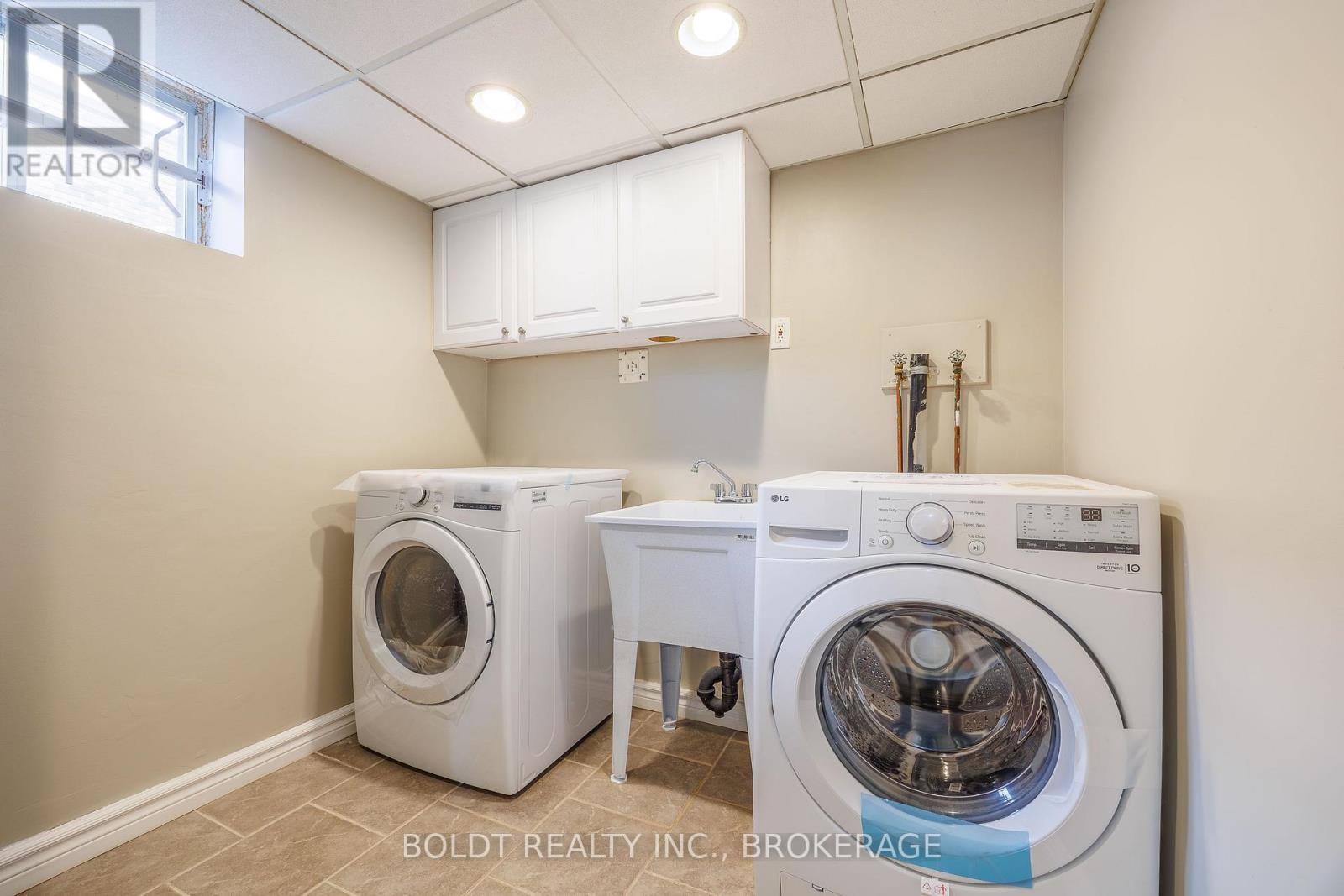 35 RIVERCREST DRIVE - 39