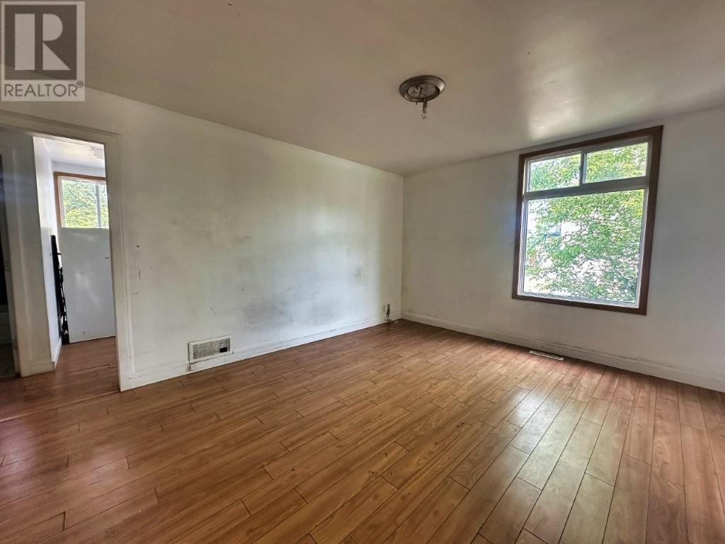 241 Syndicate Ave N - 10