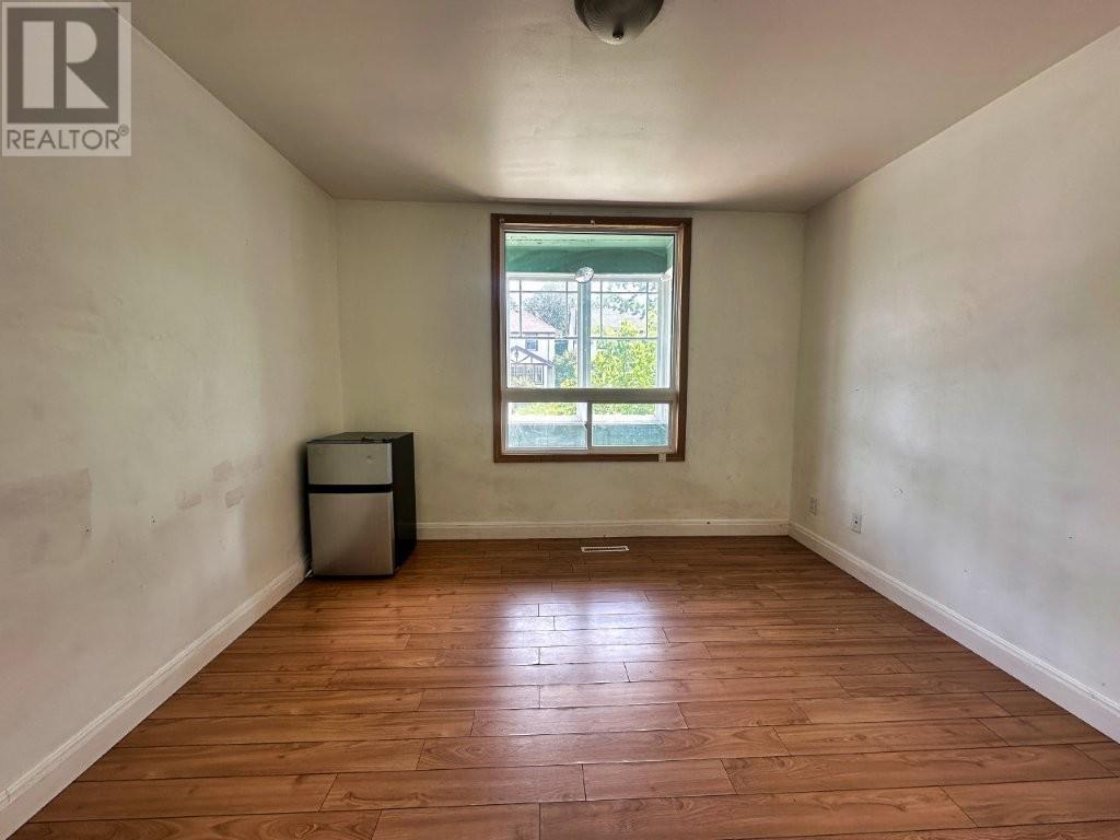 241 Syndicate Ave N - 18