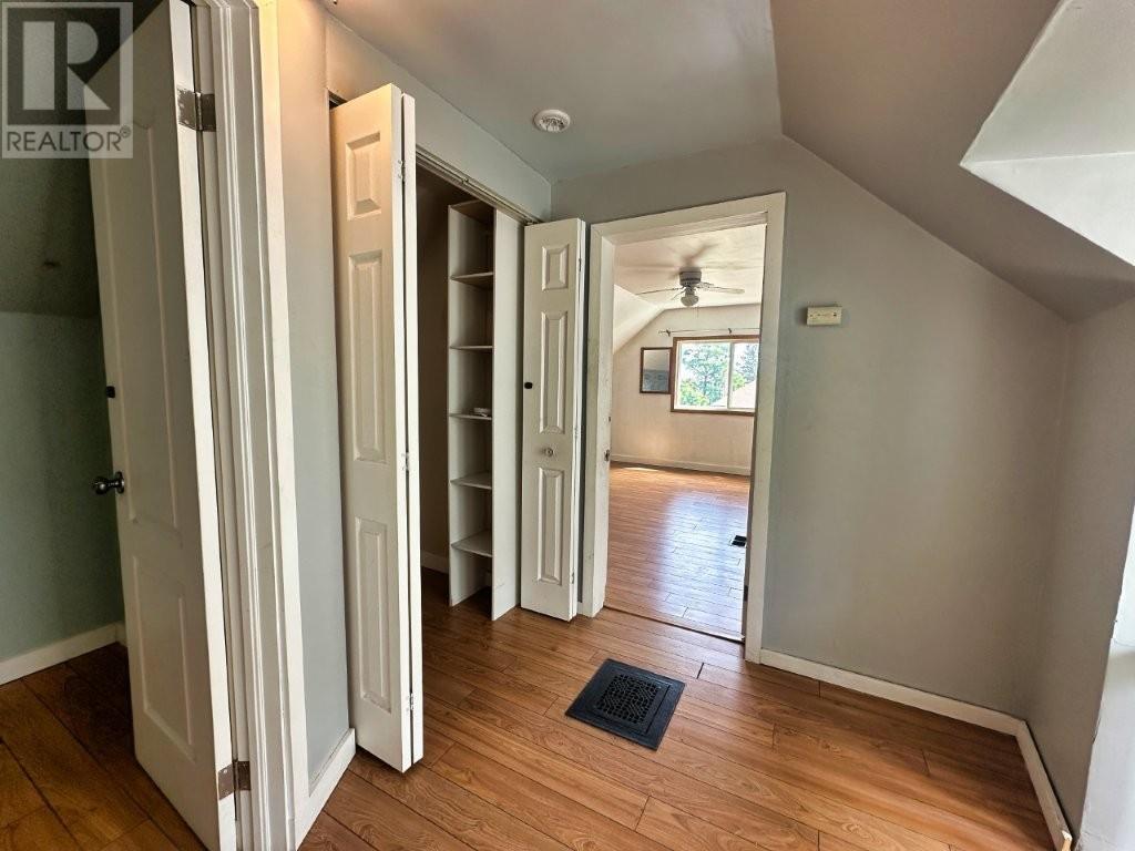 241 Syndicate Ave N - 34