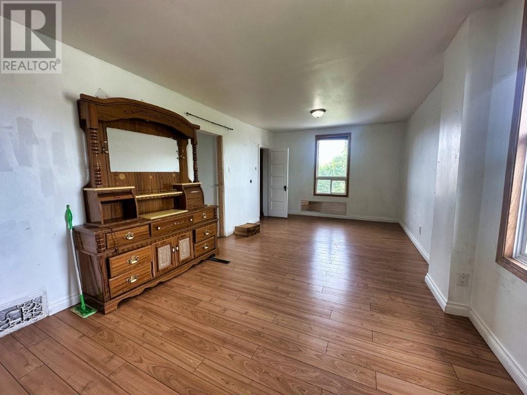 241 Syndicate Ave N - 27