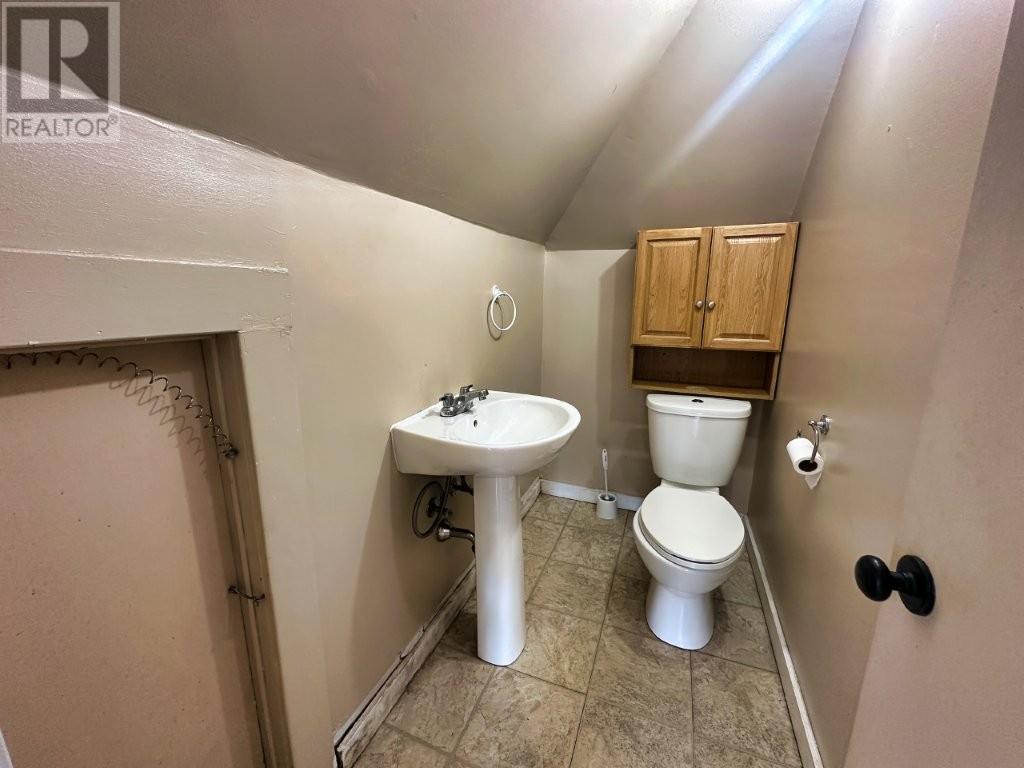 241 Syndicate Ave N - 38